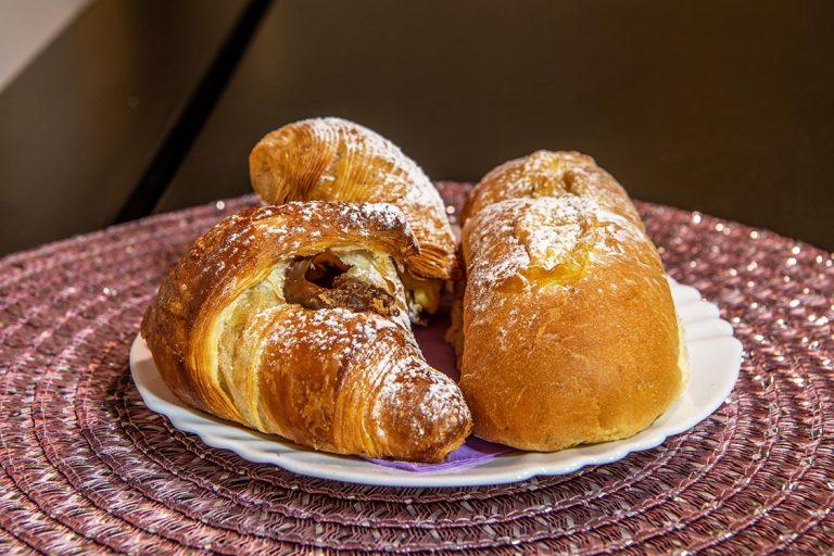 Breakfast for celiac food intolerances Salerno available